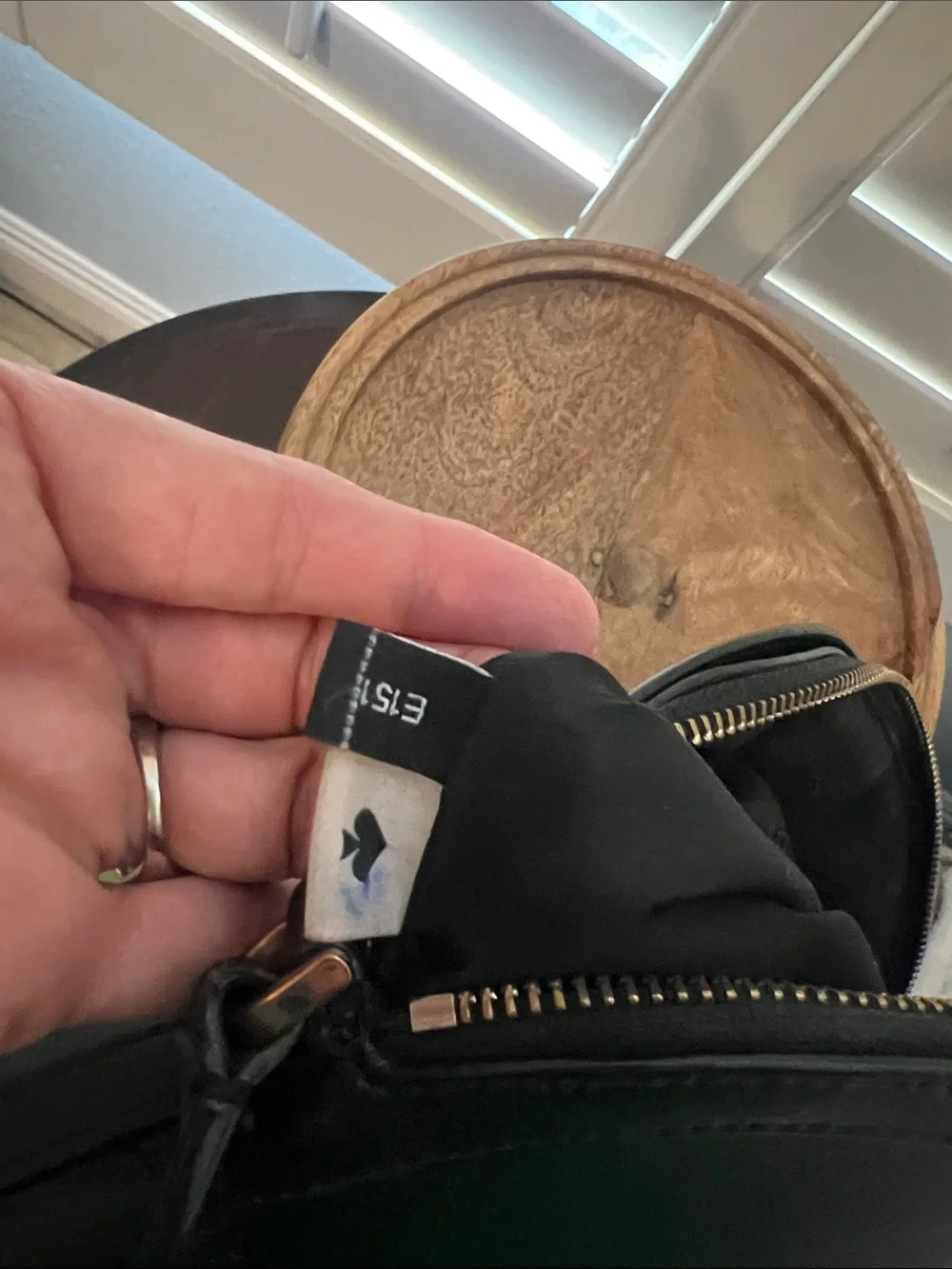 ♠️ Kate Spade, Black Pebbled Leather Dome Crossbody, EUC - Picture 8 of 10